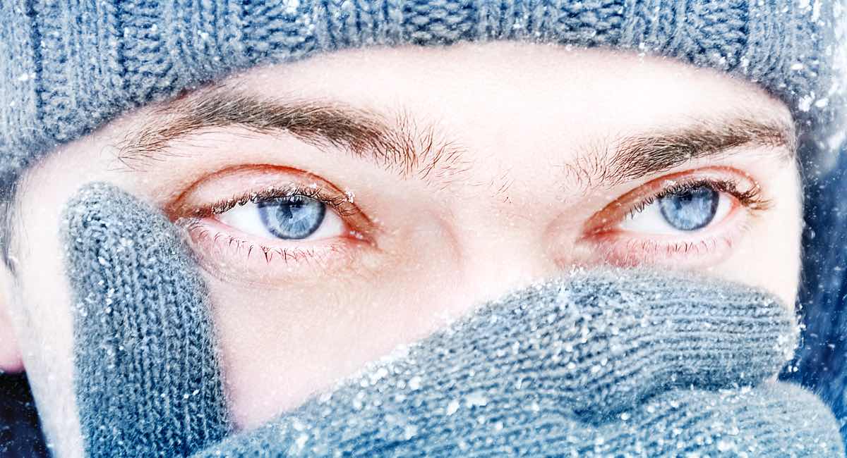 Øyne med kontaktlinser i kulde og minusgrader